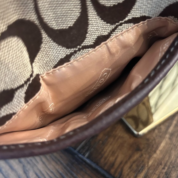 Coach Signature Swingpack crossbody bag - Picture 6 of 8